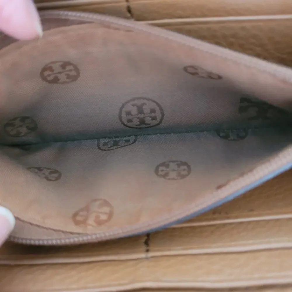 Tory Burch Emerson‎ Large Continental Wristlet Wallet Moose Brown Pebble Leather
